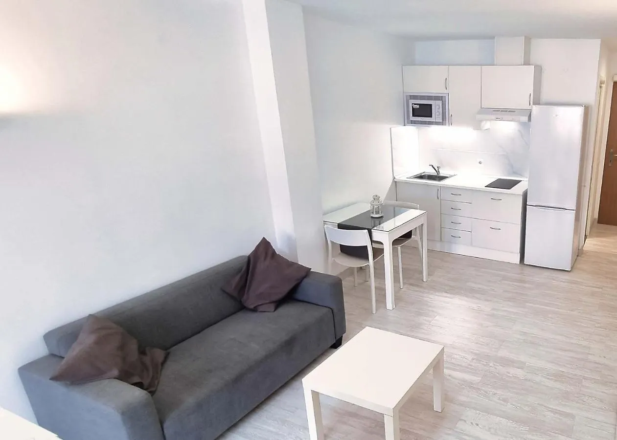 Marino II 206. Great Studio Second-Line To The Beach In Marbella Centre. location